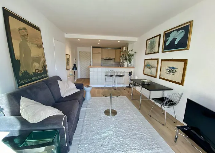 Cannes - Latour-Maubourg - 2 P Renove Tout Confort