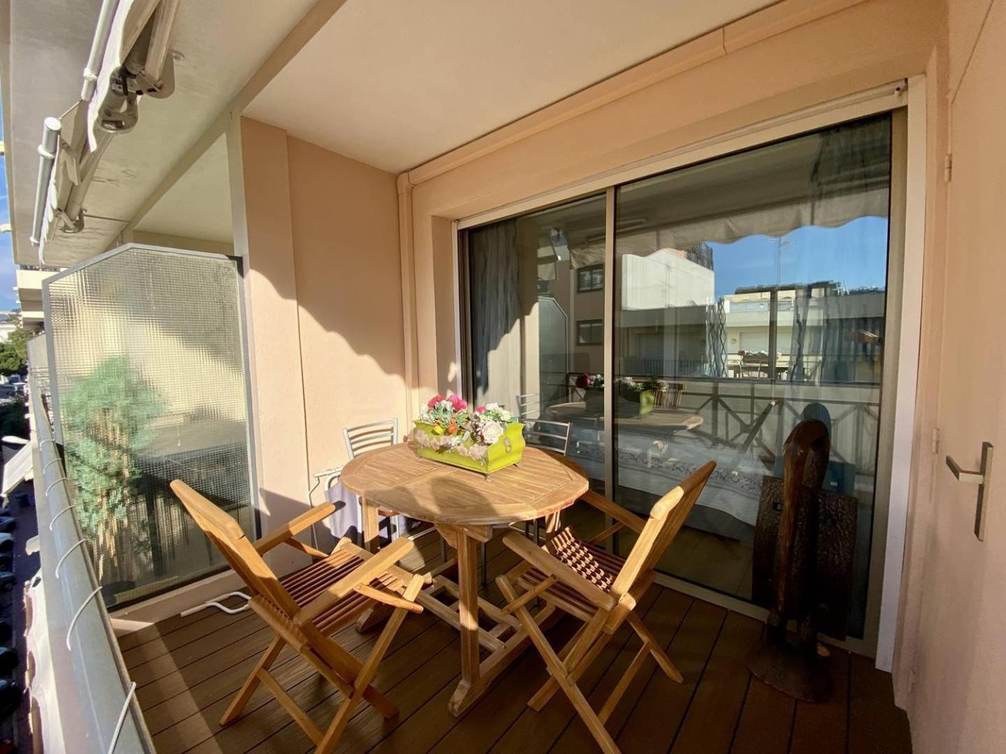 - Latour-maubourg - 2 P Renove Confort *